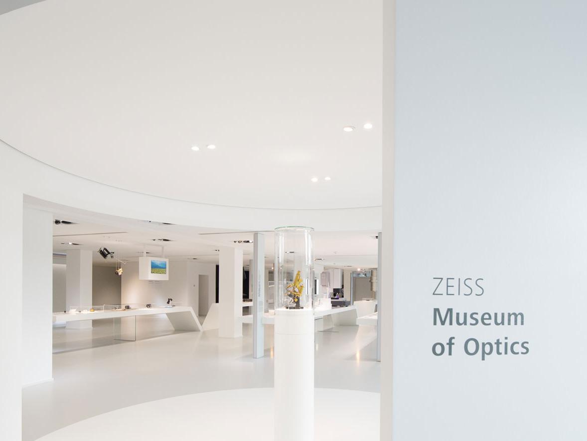 ZEISS-Forum-Eingang