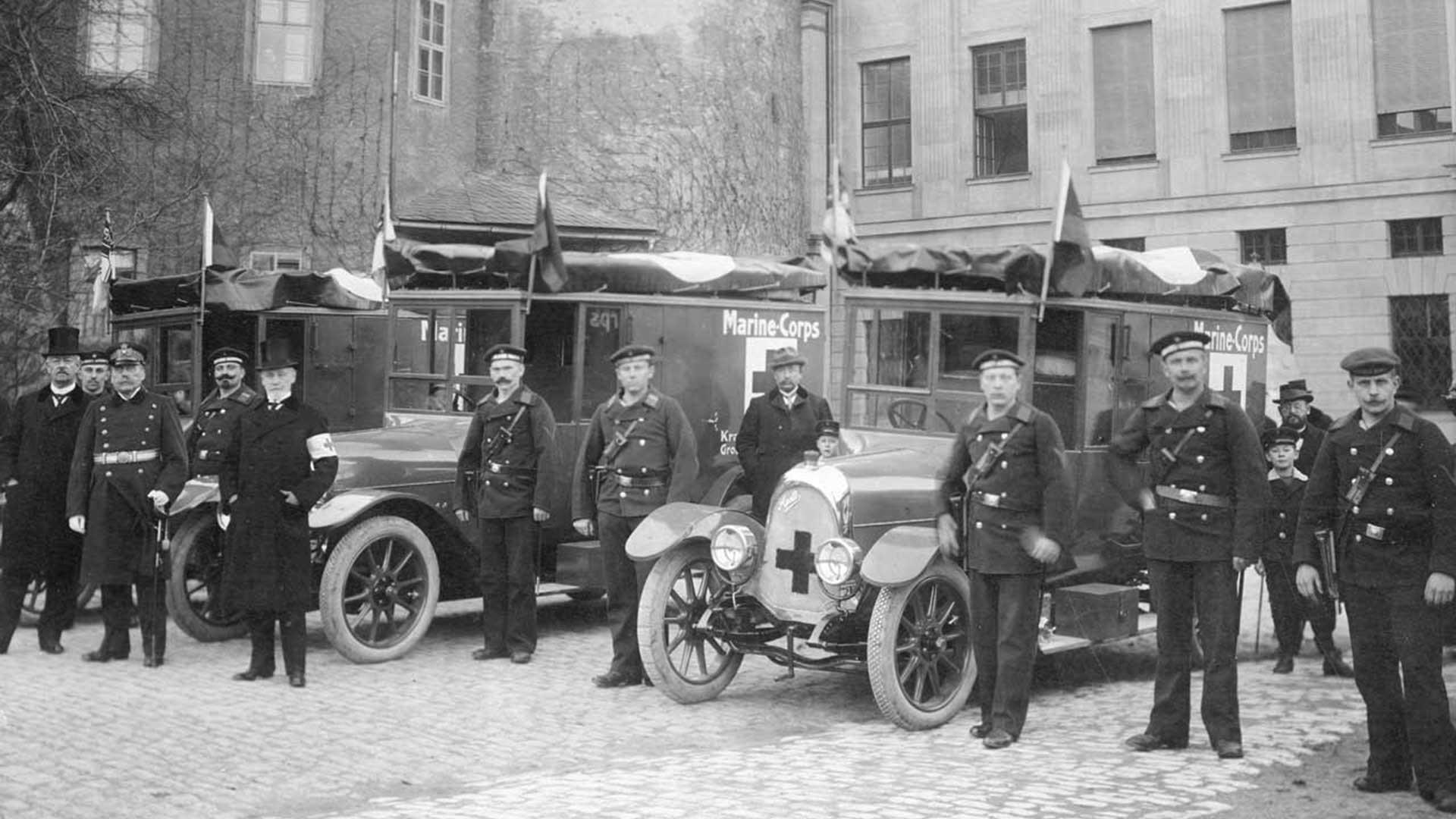 Erster Weltkrieg: Während des 1. Weltkriegs wurden bei ZEISS Ferngläser und Entfernungsmesser sowie weitere optische Einheiten für den militärischen Gebrauch produziert. 