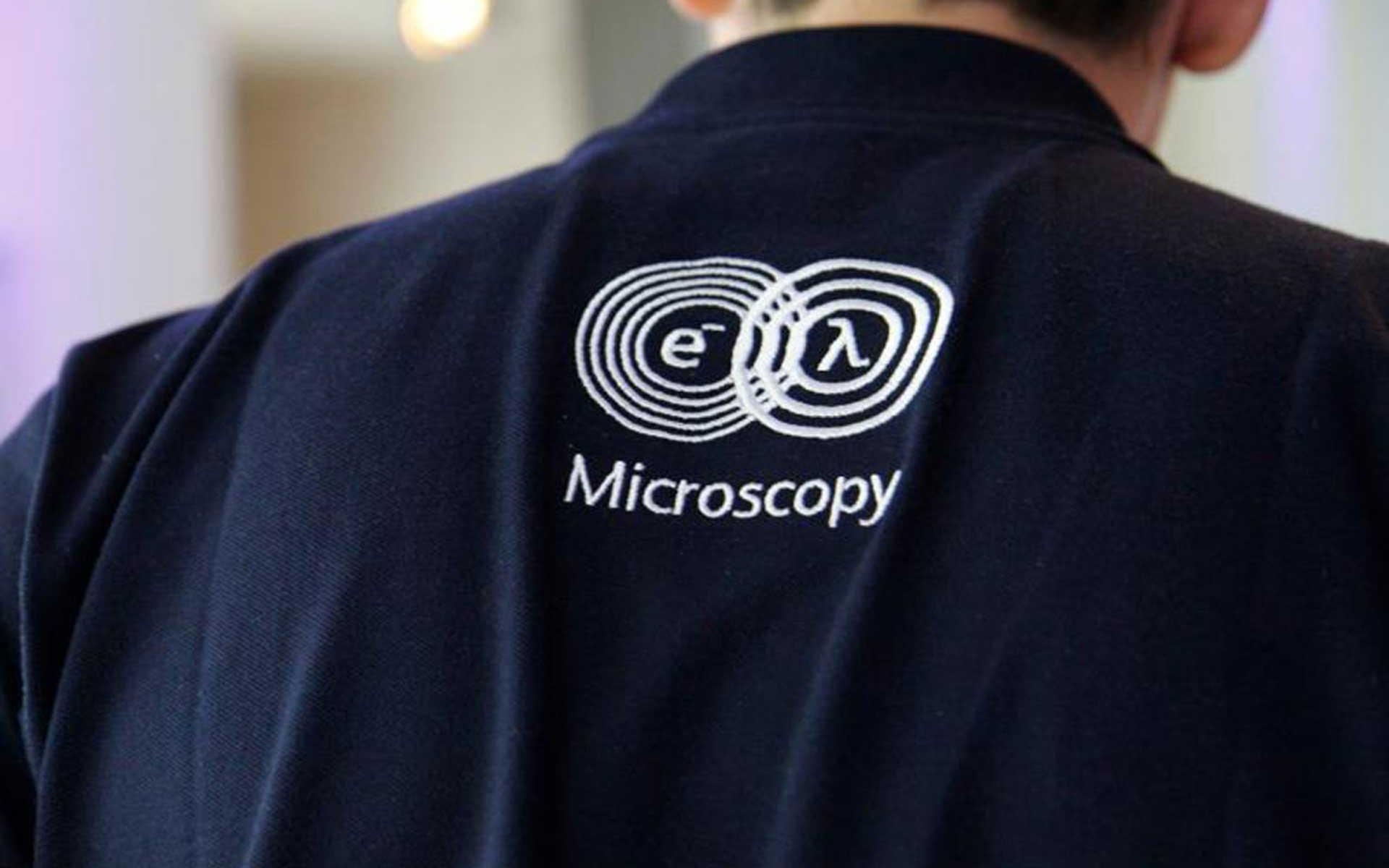 Jackett mit Logo der Carl Zeiss Microscopy