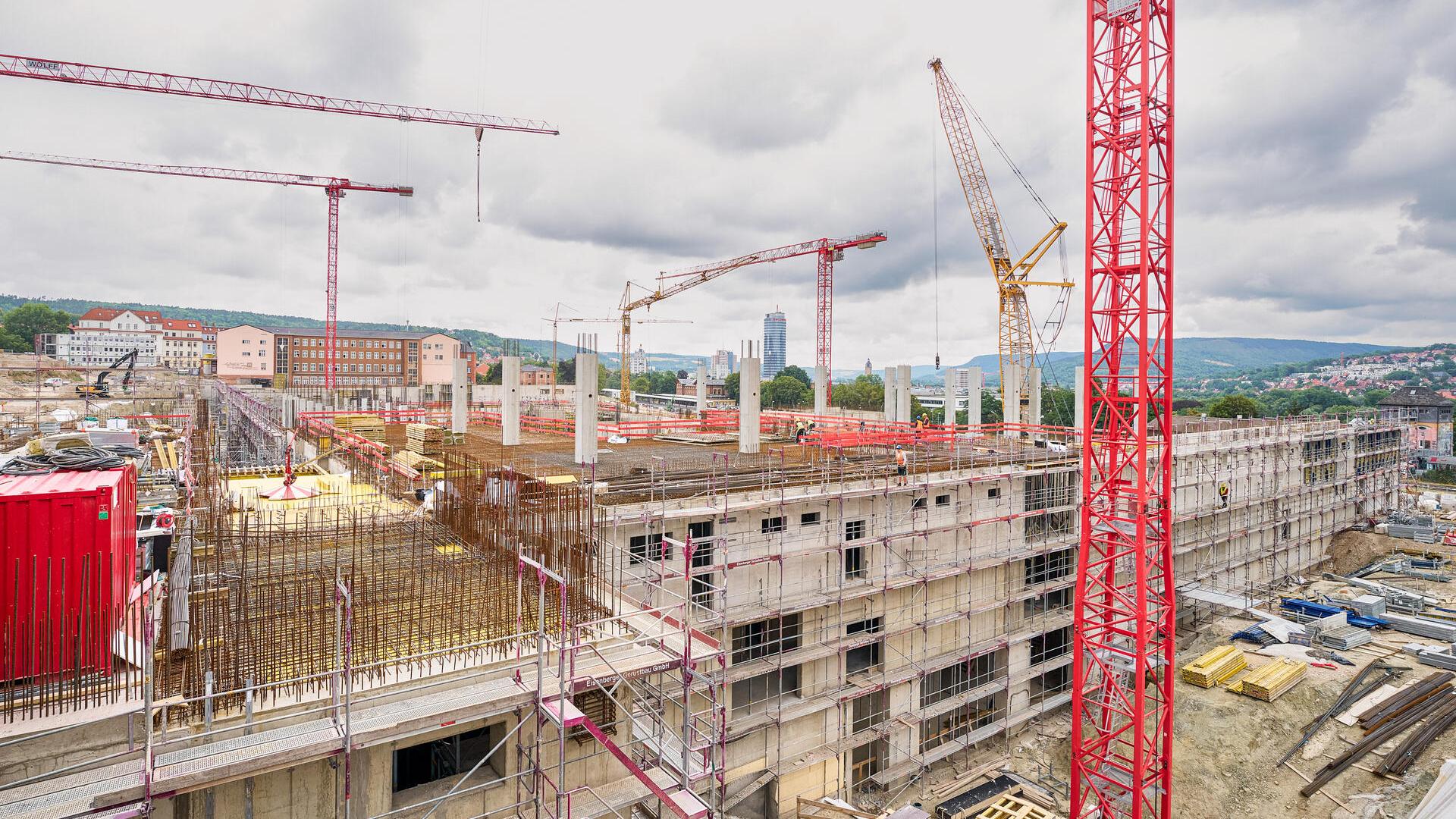 Panoramablick der Baustelle Richtung Jentower