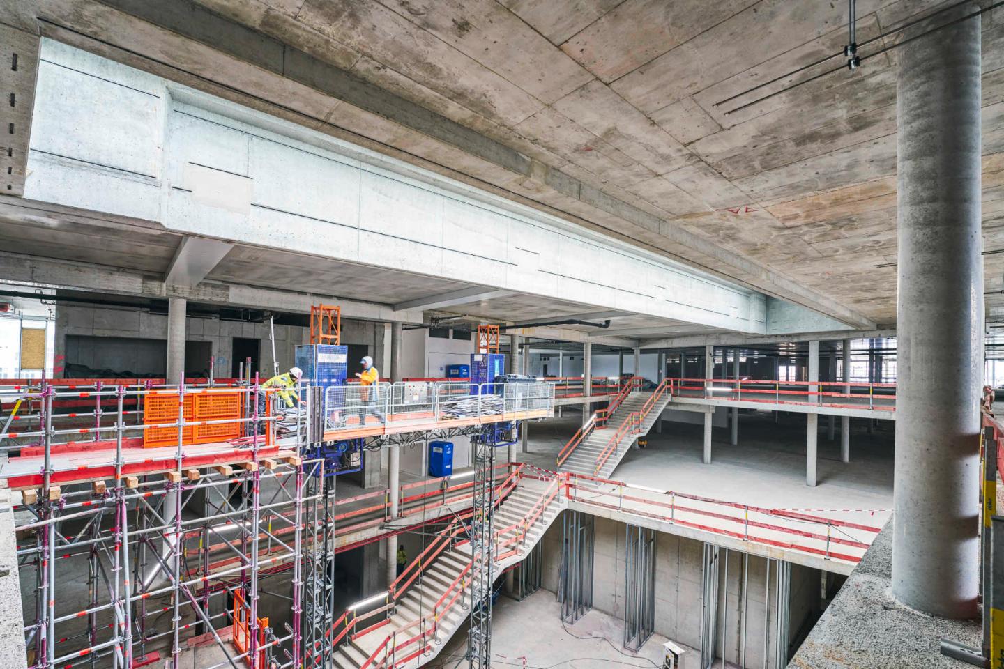 Arbeit an Innenausbau und Fassaden gehen trotz Winter voran