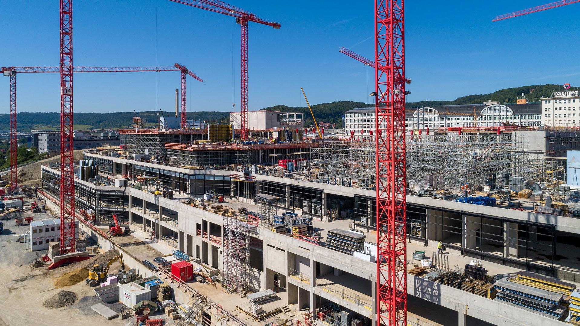 Perspektive vom Westbahnhof aus Richtung SCHOTT über das Areal zeigt die Konturen der aufgehenden Gebäudeteile