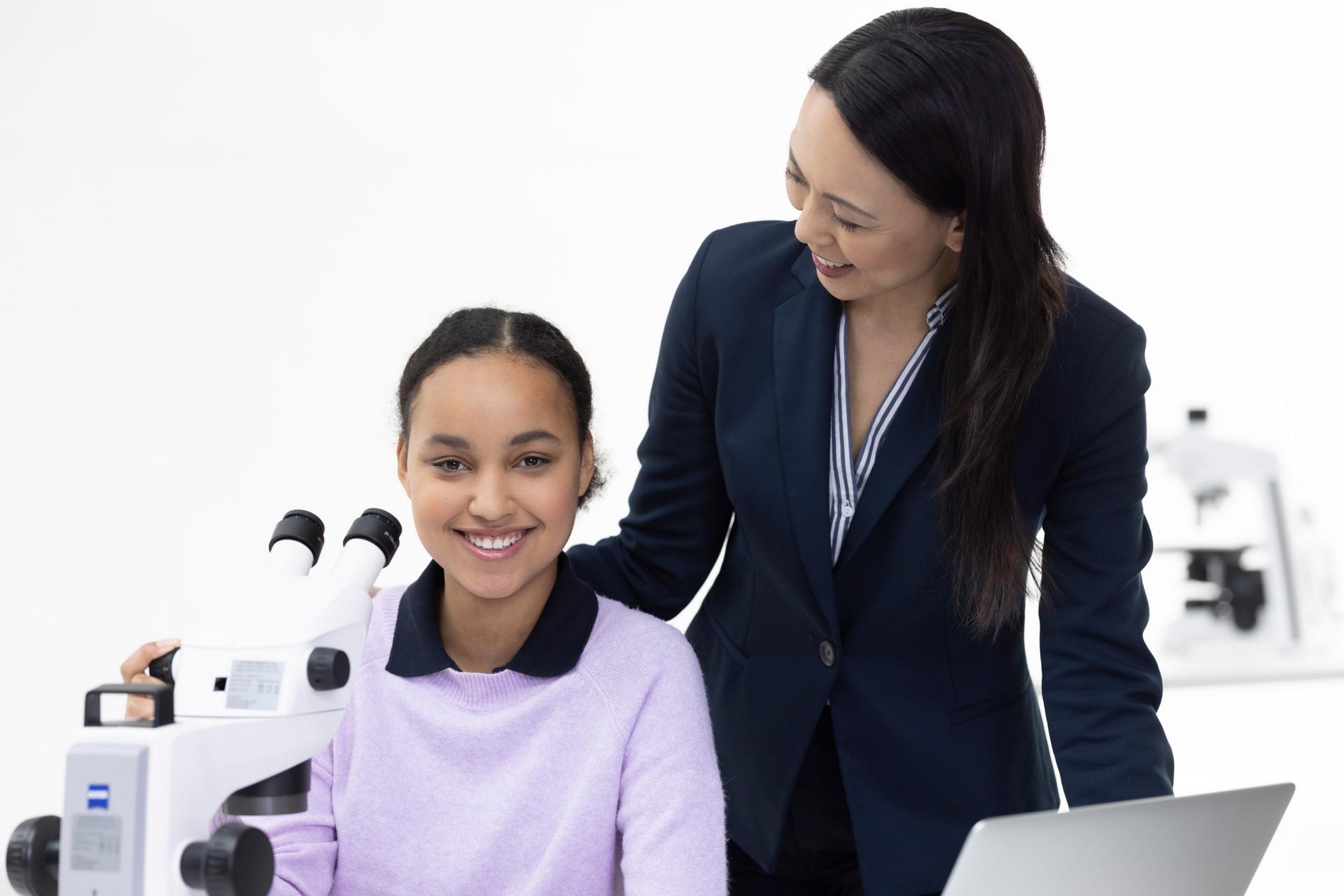 Start des Freiwilligenprogramms „A Heart for Science”