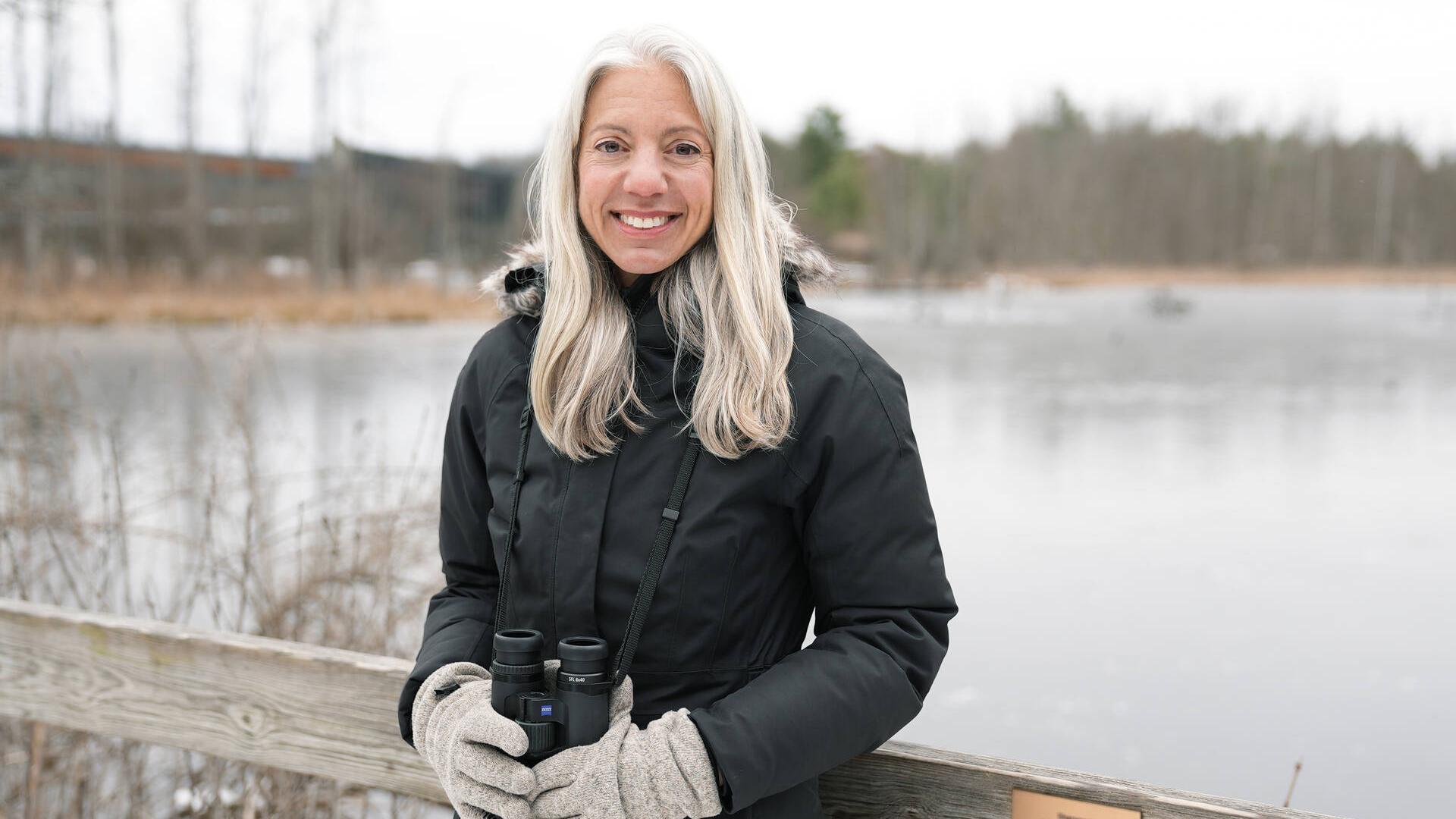 Prof. Amanda D. Rodewald im Naturschutzgebiet Cornell Sapsucker Woods Sanctuary