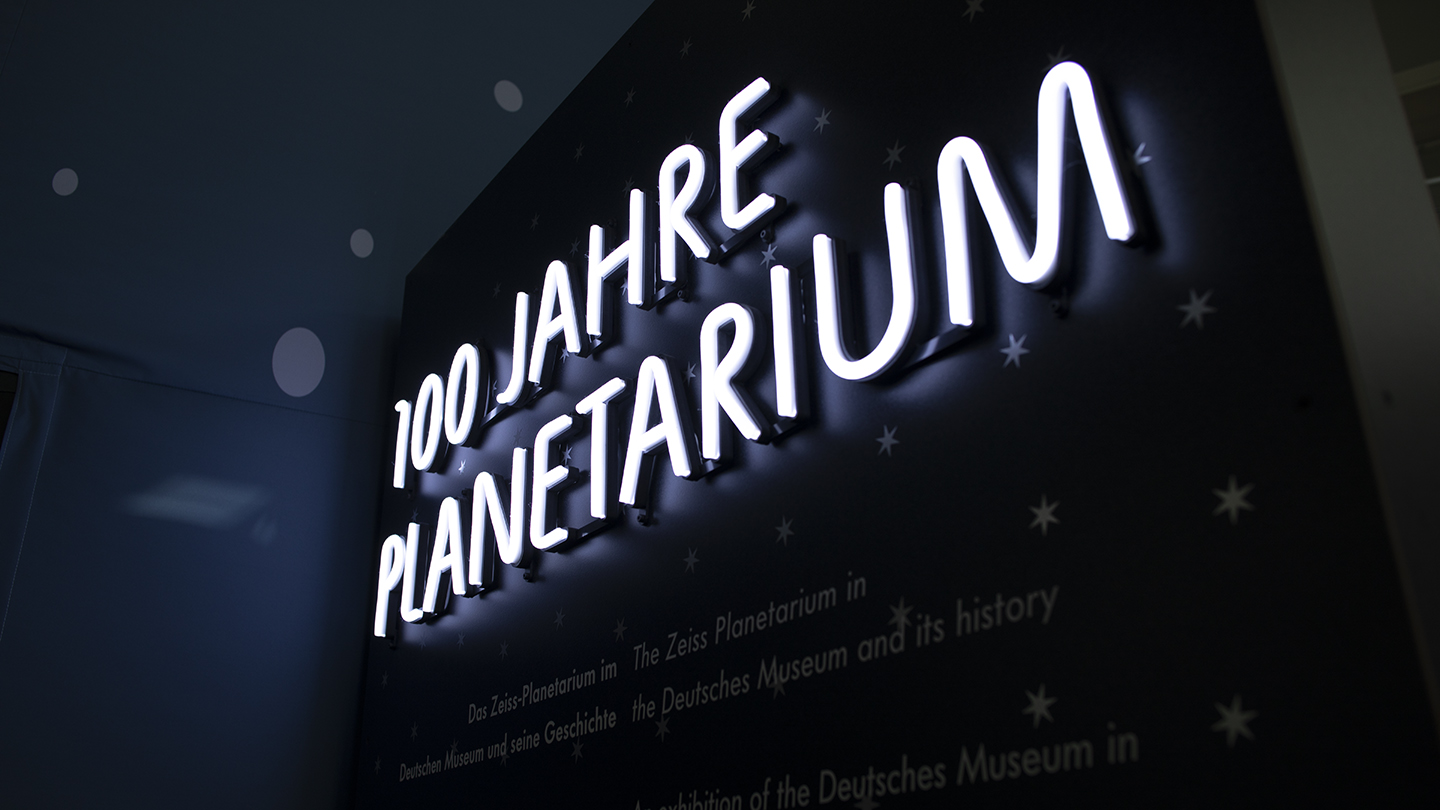 Vor 100 Jahren erstrahlten die ersten künstlichen Sterne in einem Planetarium, das ZEISS für das Deutsche Museum in München entwickelt hat.