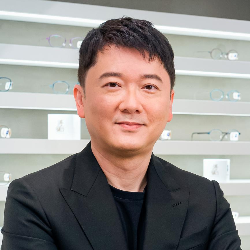 Jeffery Yau, Gründer und CEO von PUYI OPTICAL