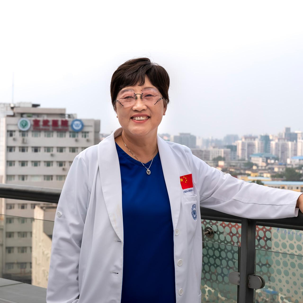Prof. Dr. Ling Feng, Neurochirurgin und stellvertretende Direktorin des China-INI in Peking