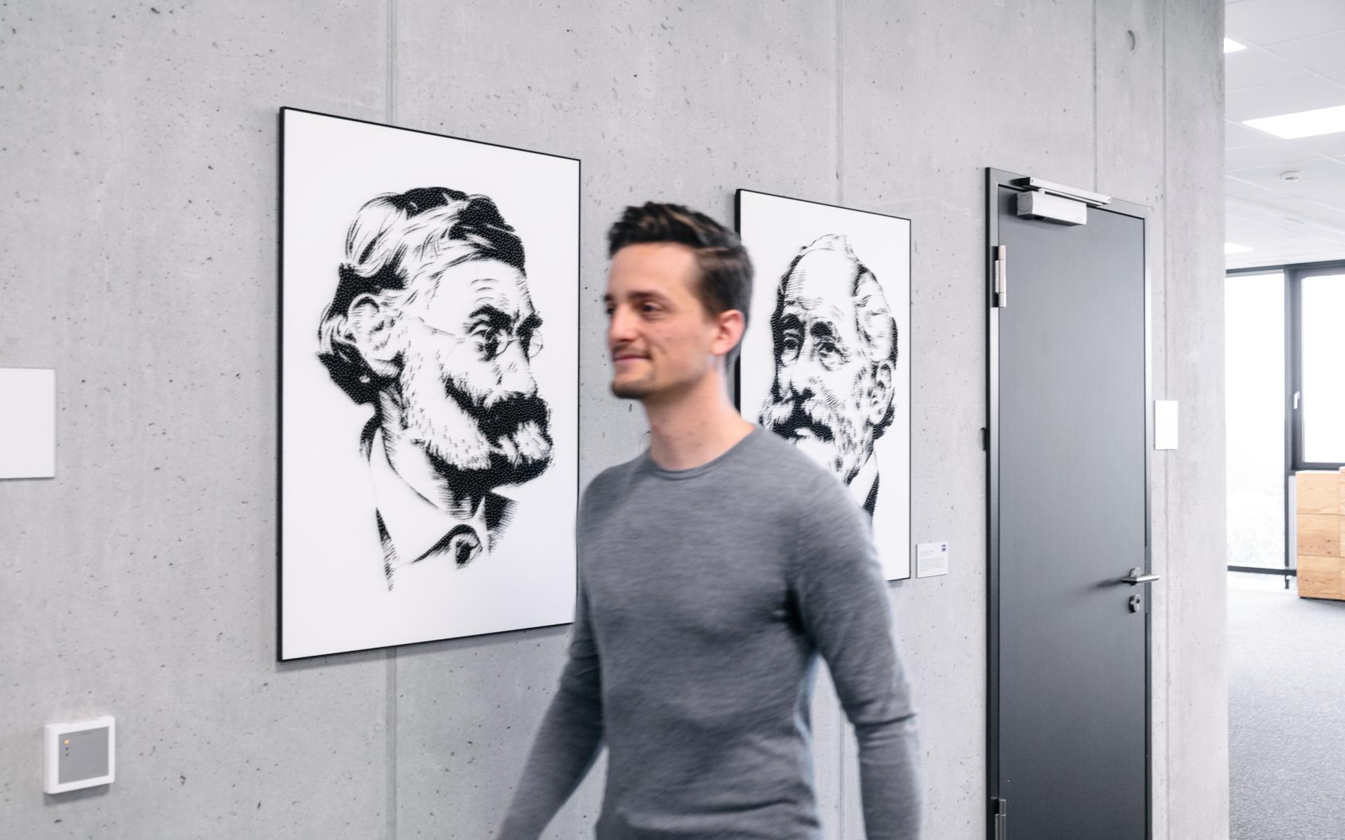 Dr. Daniel Reichard 