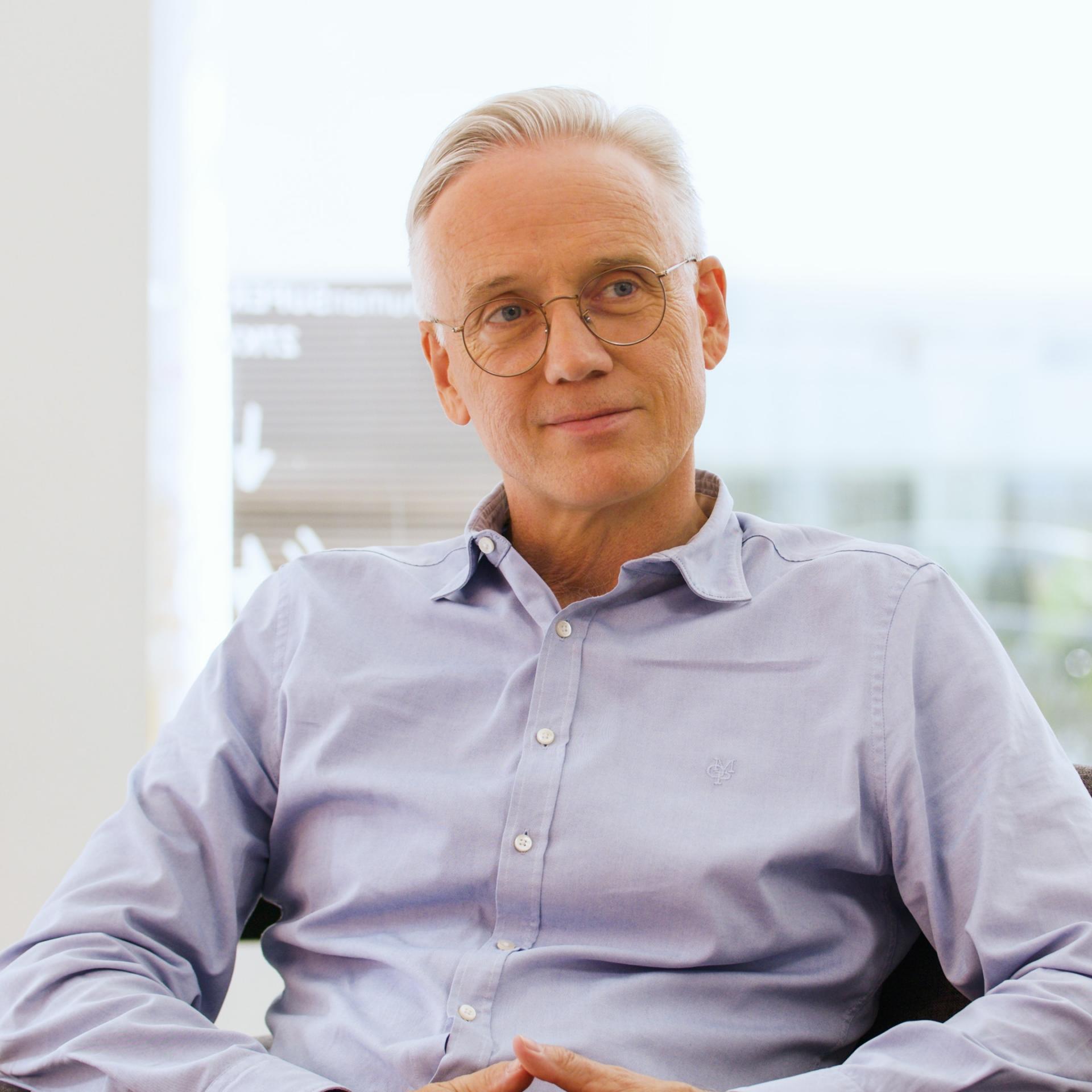 ZEISS Mitarbeiter Dr. Christoph Zaczek im Porträt.