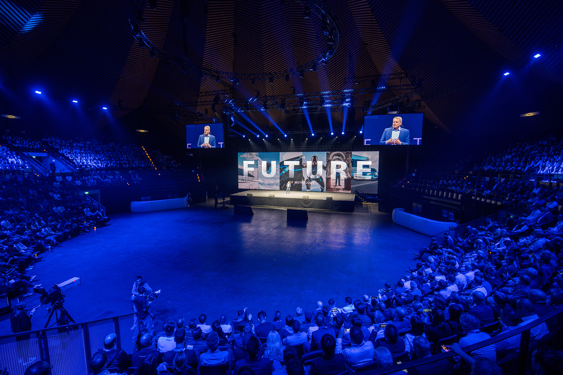 Eröffnungszeremonie im Tempodrom beim ZEISS Quality Innovation Summit 