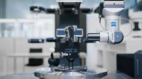CONTURA / Messung des Oberschenkelimplantats