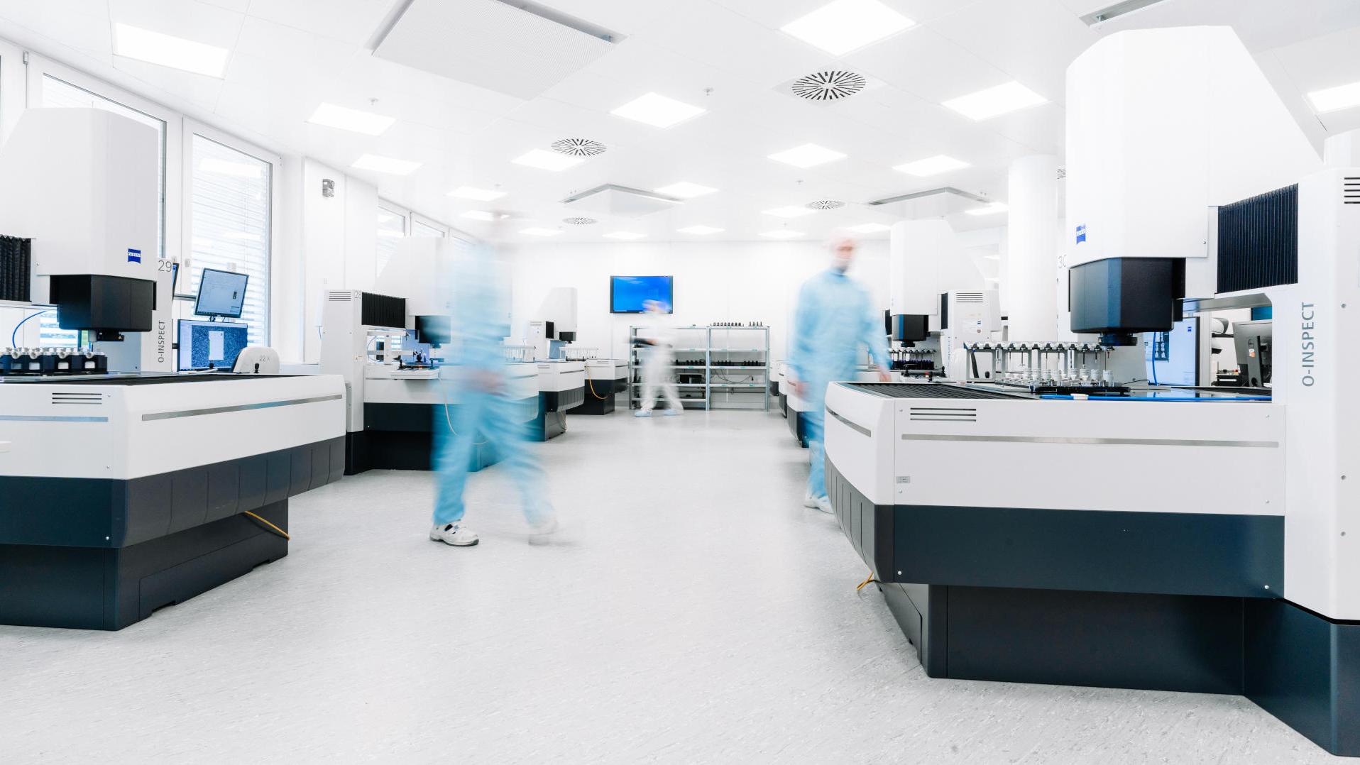 Das Qualitätslabor der Gerresheimer AG setzt auf ZEISS und konnte seine Messzeiten um rund 50% reduzieren.