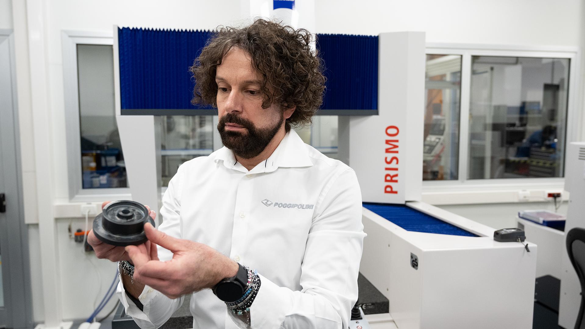 : ZEISS PRISMO 7/9/5 | Unbearbeitetes Teil des Geschwindigkeitsreduzier-Satelliten-Blockiersystems am Hubschraubergetriebe