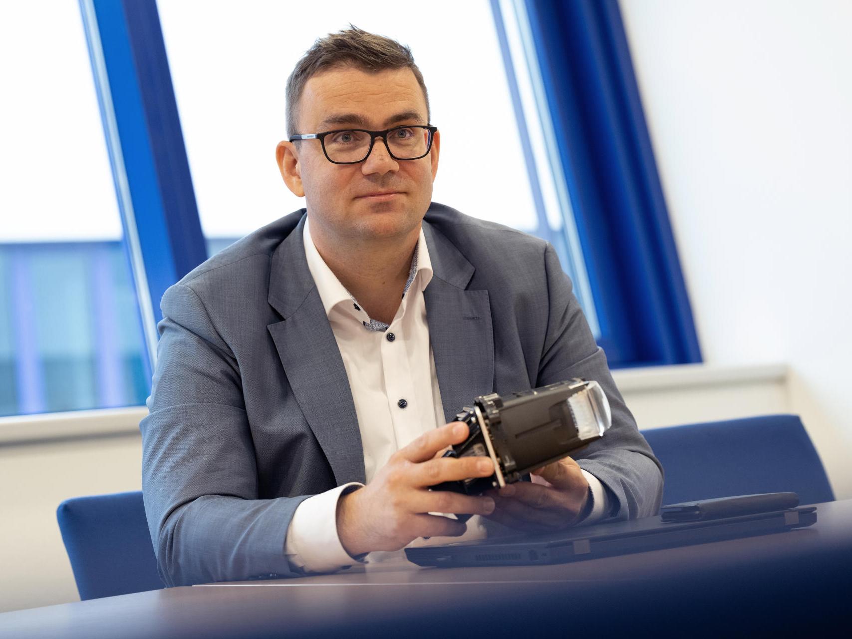 Moderne Scheinwerfer: Von der Lichtquelle zum HD-Projektor