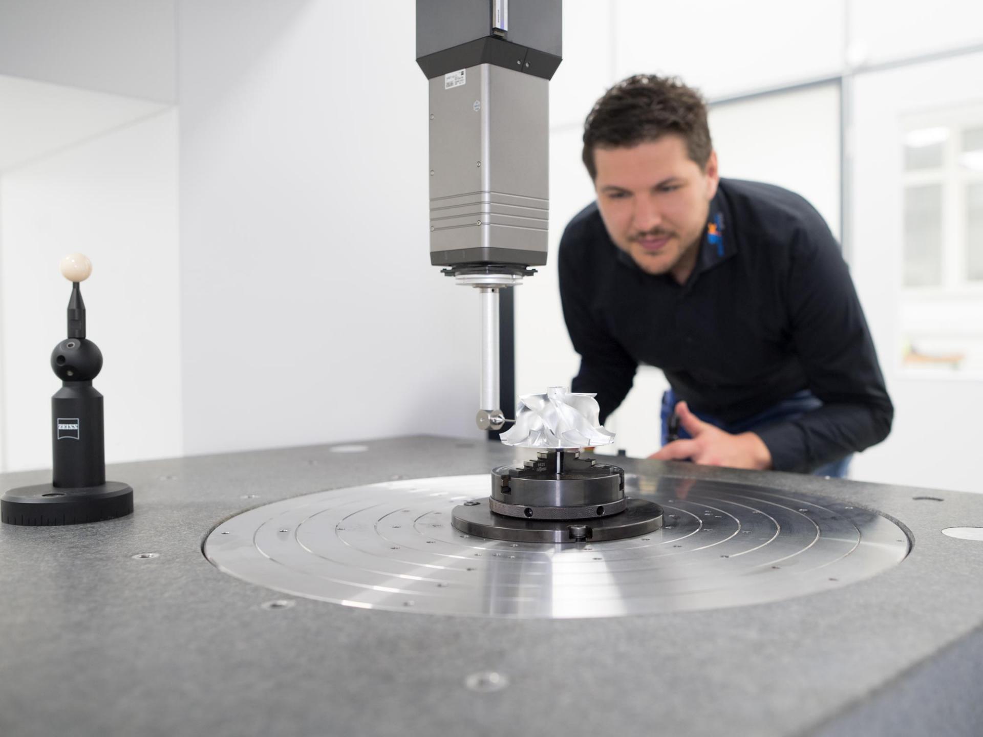 Präzise Messungen mit ZEISS XENOS
