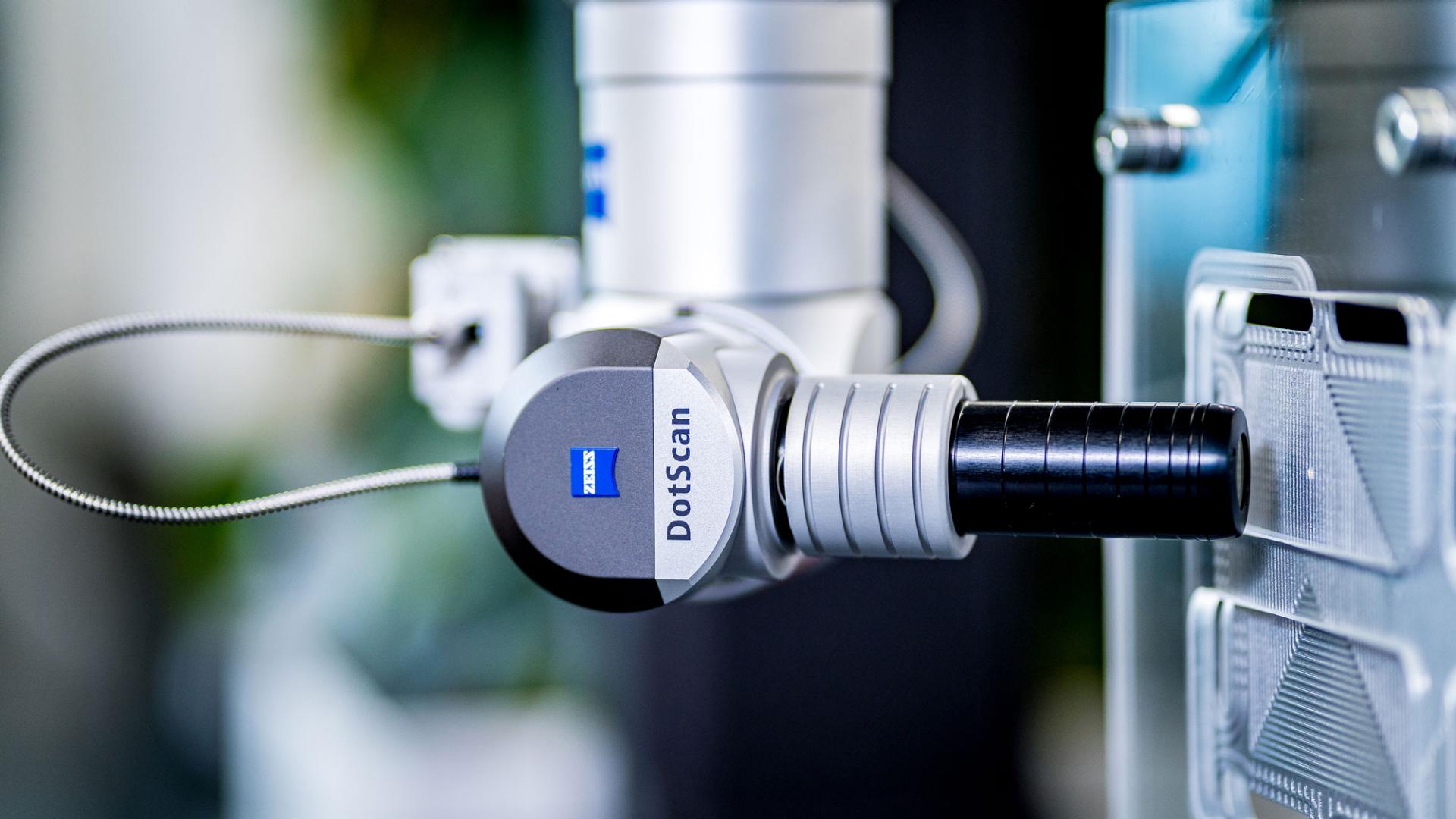 Optischer Sensor zur Erfassung von Freiformflächen