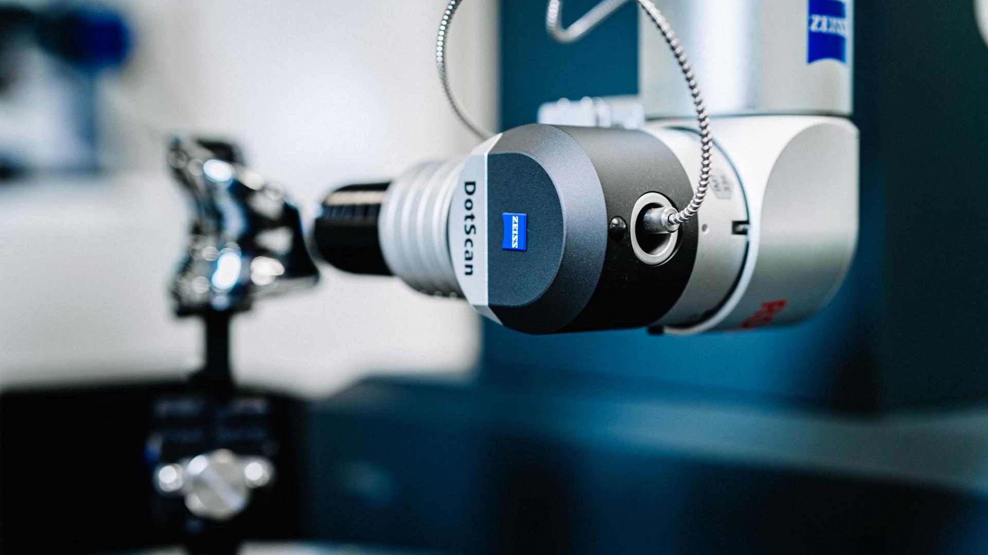 Optischer Sensor zur Erfassung von Freiformflächen