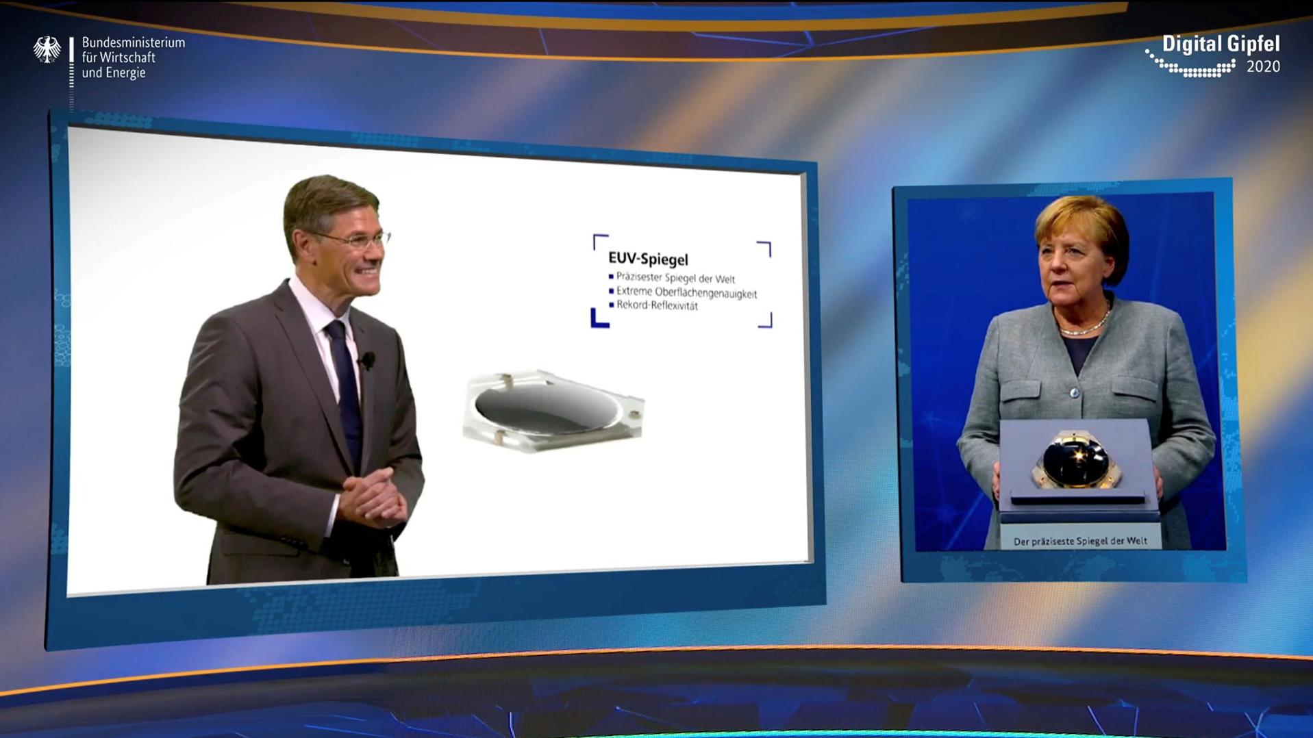 Dr. Karl Lamprecht, Vorstandsvorsitzender der ZEISS Gruppe, stellte der Bundeskanzlerin die EUV-Technologie beim Digital-Gipfel vor.