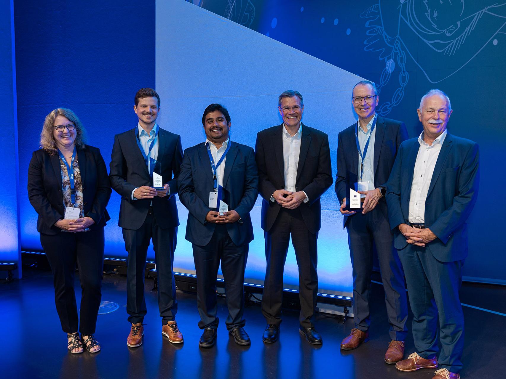 v.l.: Prof. Dr. Christine Silberhorn, Dr. Simon Baier, Dr. Arindam Ghosh, Prof. Dr. Immanuel Bloch, Dr. Karl Lamprecht und Prof. Dr. Jürgen Mlynek.