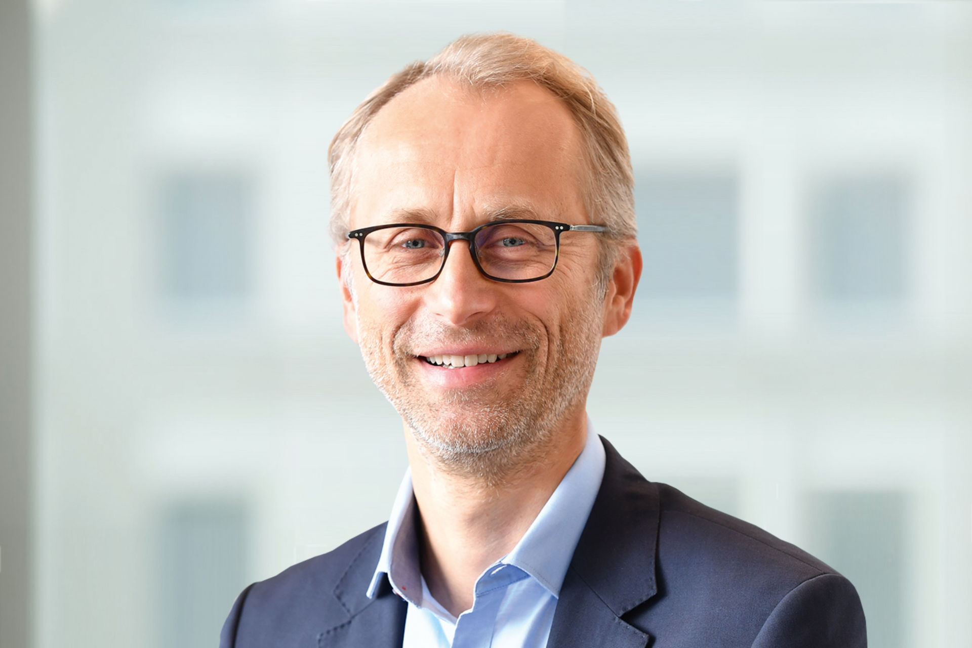 dr-bernhard-ohnesorge-weiterhin-vorsitzender-des-deutschen
