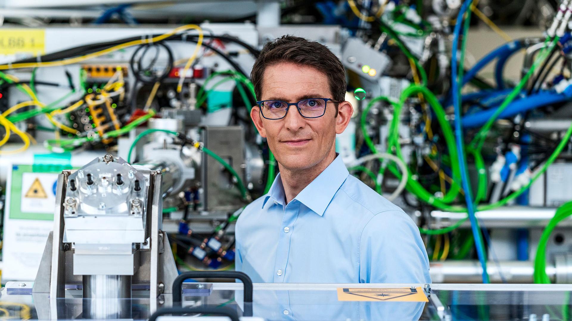 Ein Portraitbild von Dr. Michael Kösters