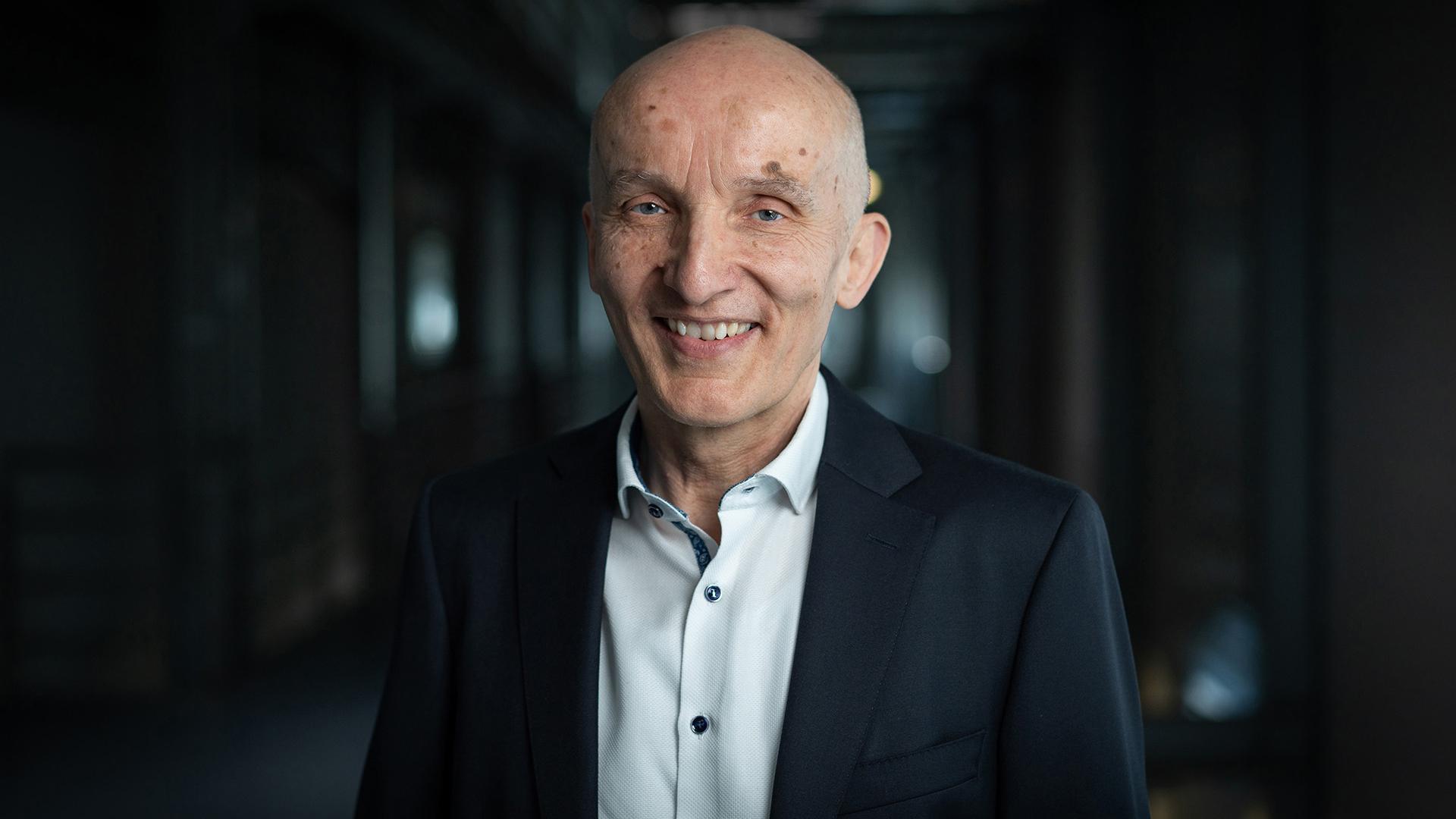 Ein Portraitbild von Dr. Peter Kürz