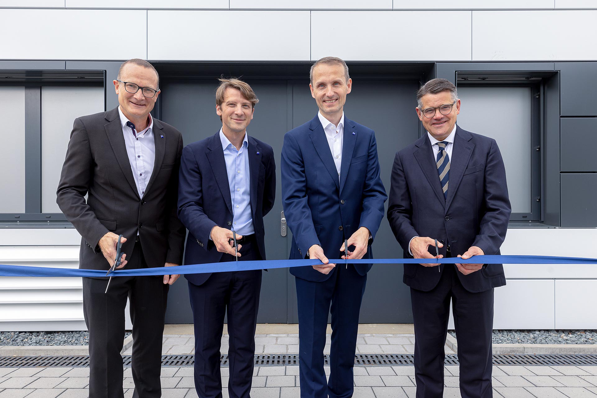 ZEISS SMT eröffnet neue Reinräume am Standort Roßdorf