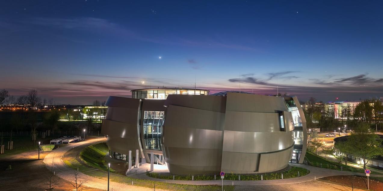 ESO Supernova Garching