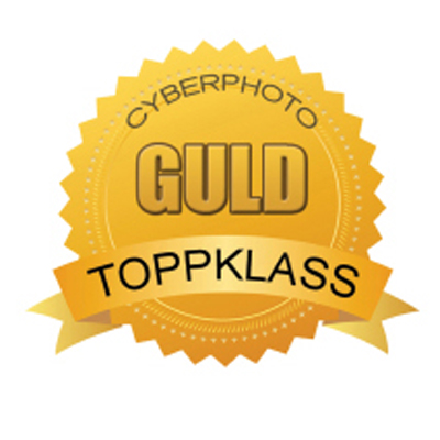 Gold award badge with the text "CYBERPHOTO GULD TOPPKLASS" displayed in bold letters.