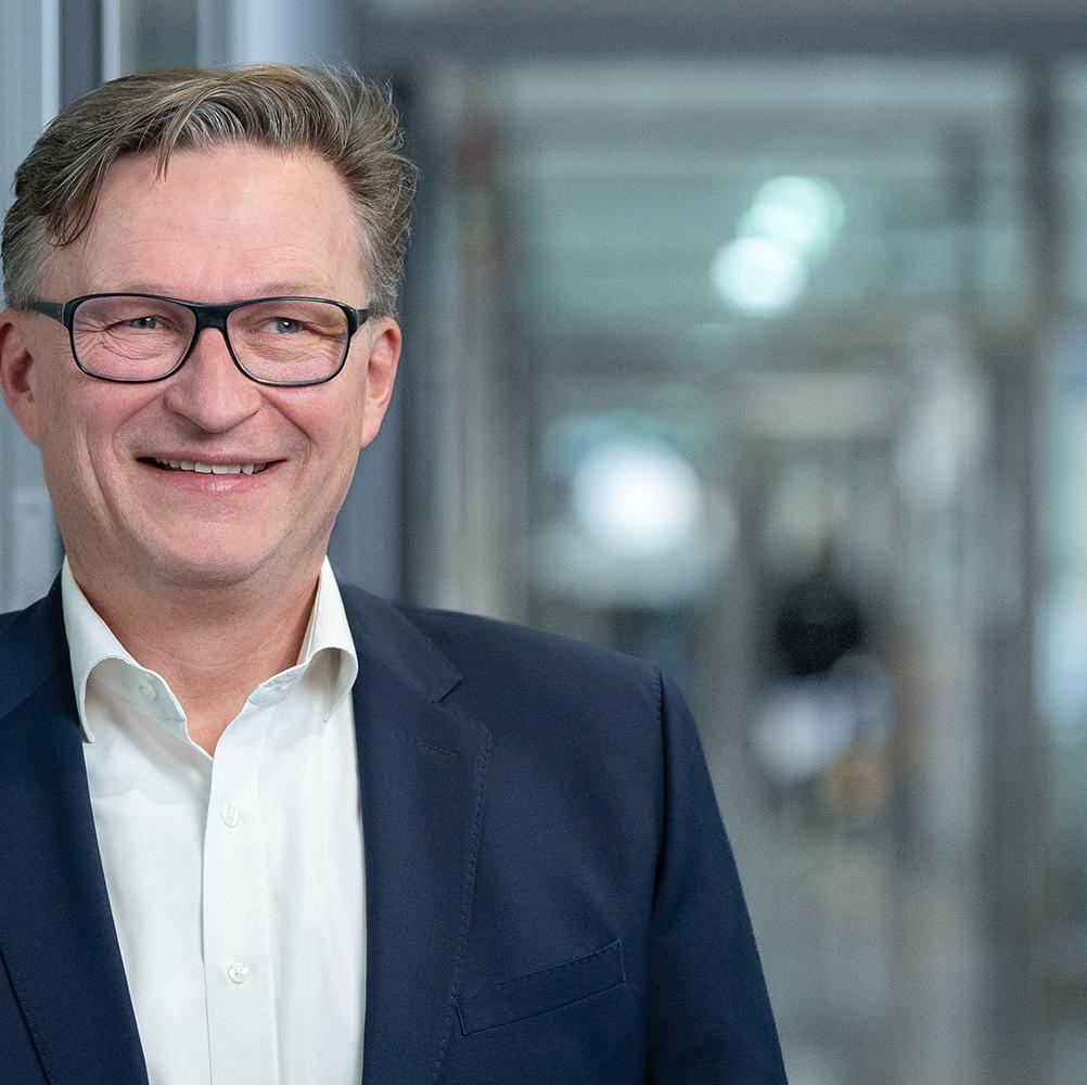Porträt von Dr. Frank Rohmund als President ZEISS Semiconductor Manufacturing Optics in Oberkochen 