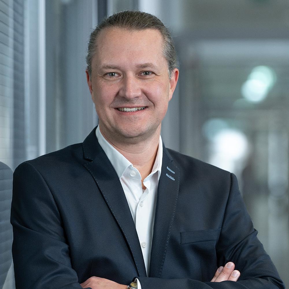 Portrait von Wolfgang Seitz in seiner Funktion als Chief Operating Officer & Digital Transformation Officer in Oberkochen