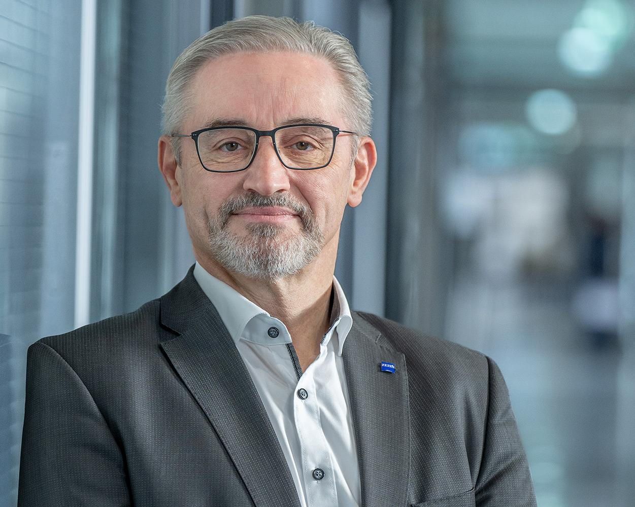 Porträt von Dr. Thomas Stammler als Chief Technology Officer der ZEISS SMT in Oberkochen