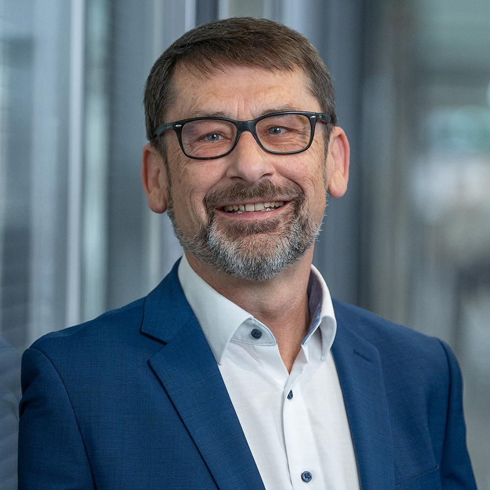 Porträt von Dr. Jens Werner als Leiter Human Resource der ZEISS SMT in Oberkochen 