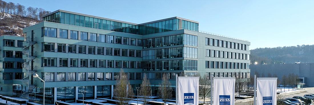 Das Hauptgebäude der ZEISS SMT in Oberkochen