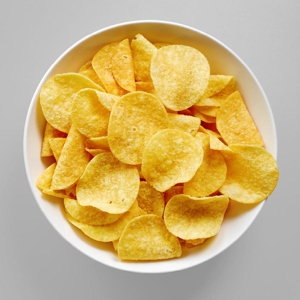 Kartoffelchips, Snacks in einer Schüssel