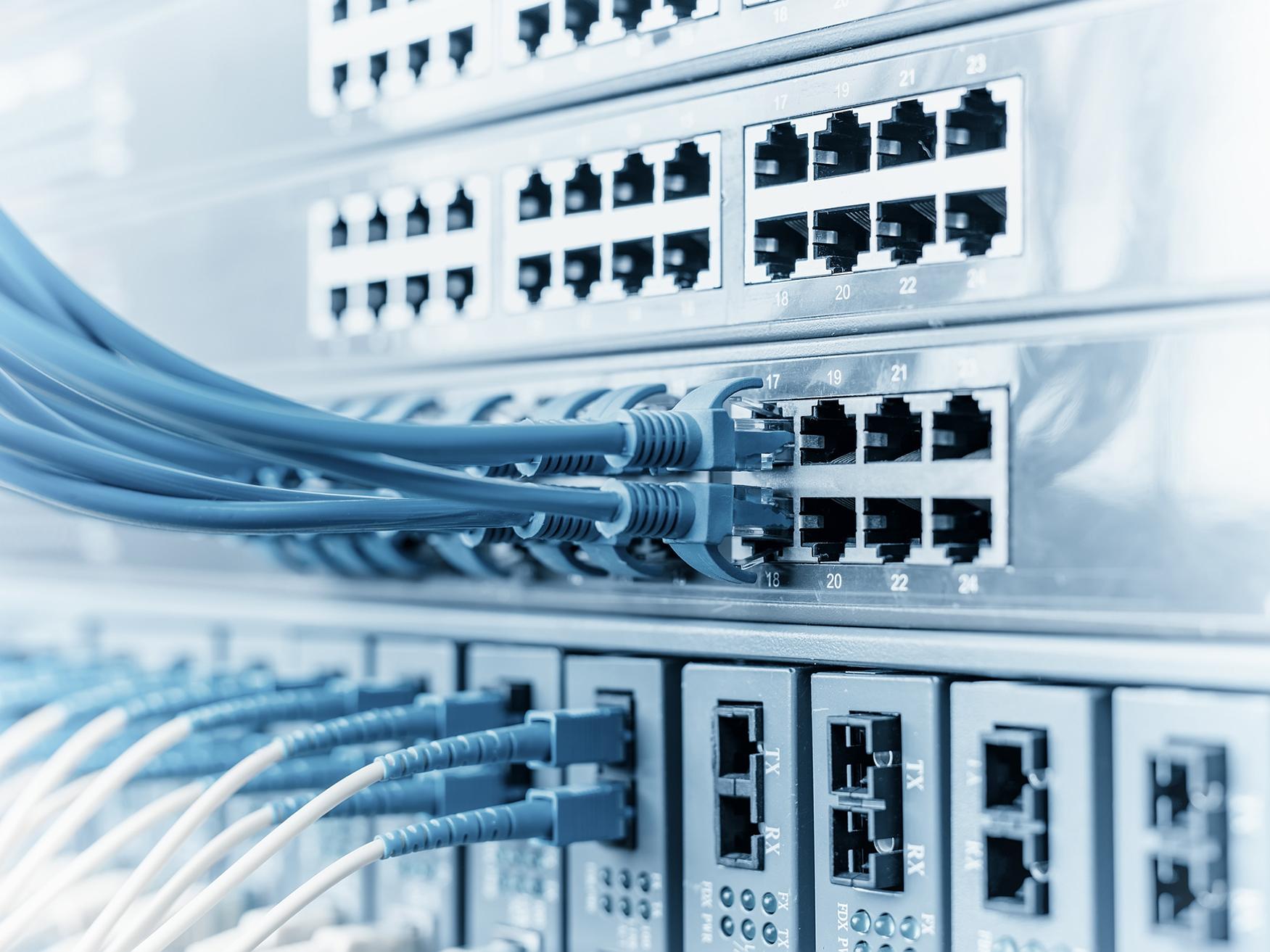 Ethernet-Kabel an Netzwerk-Switches Hintergrund