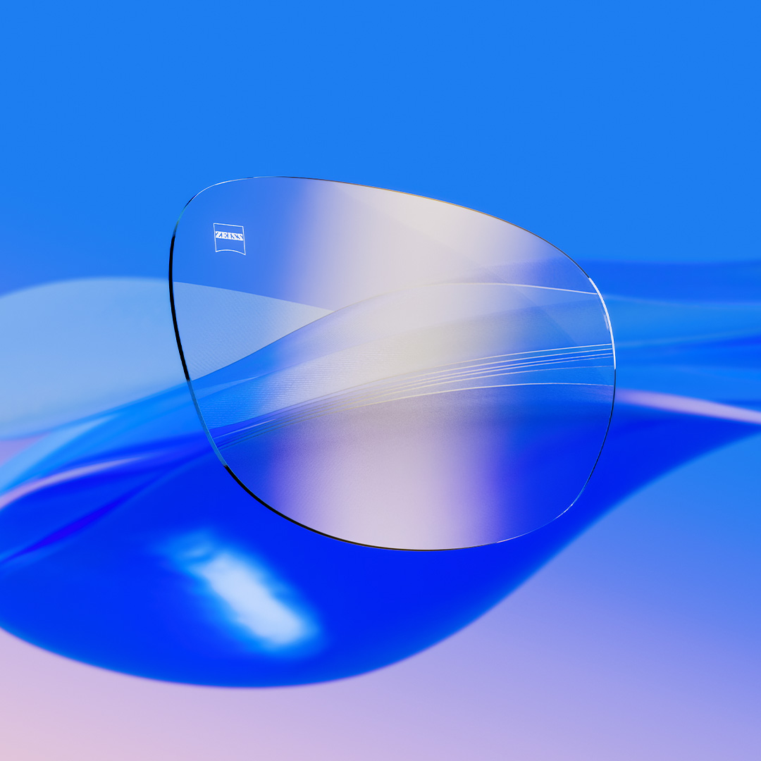 Kristallklare Brillengläser durch die ZEISS DuraVision Gold UV Beschichtung mit einem dezenten goldenen Schimmer.