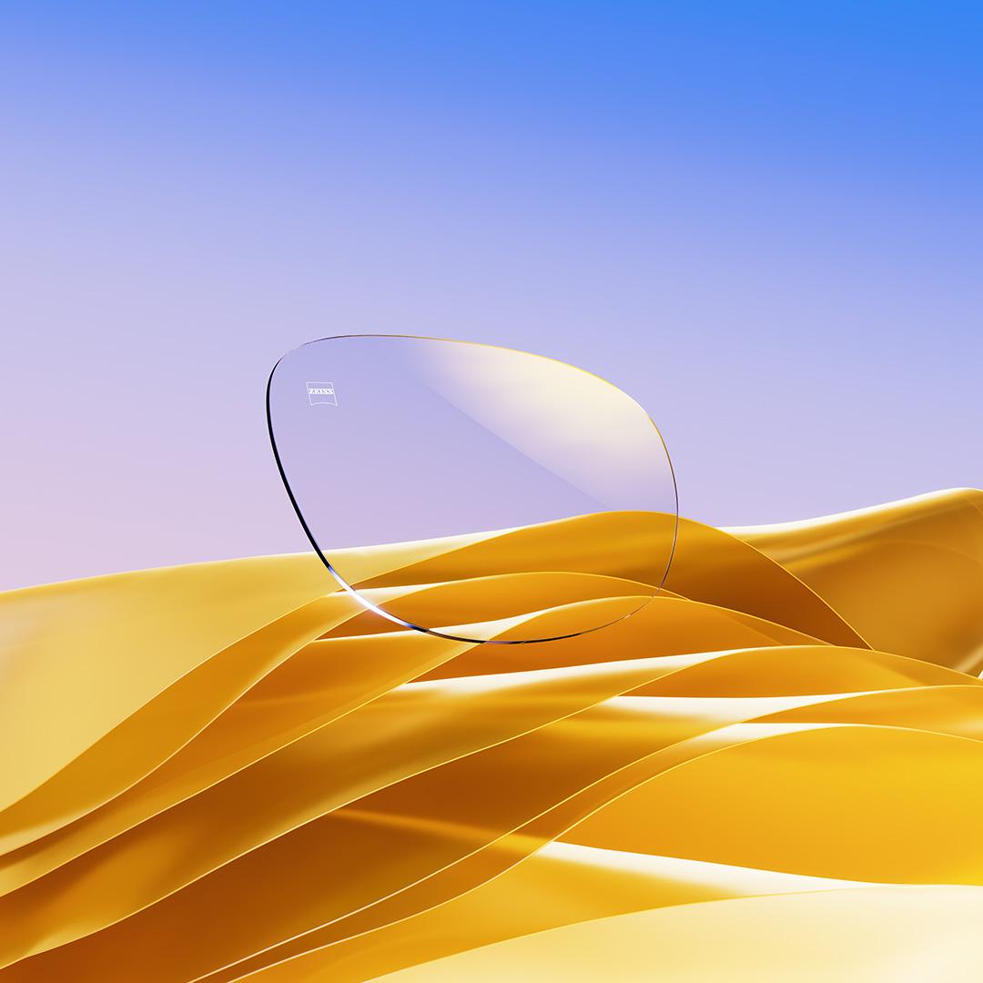 Bild von ZEISS DuraVision Gold UV mit einem goldenen Restreflex.