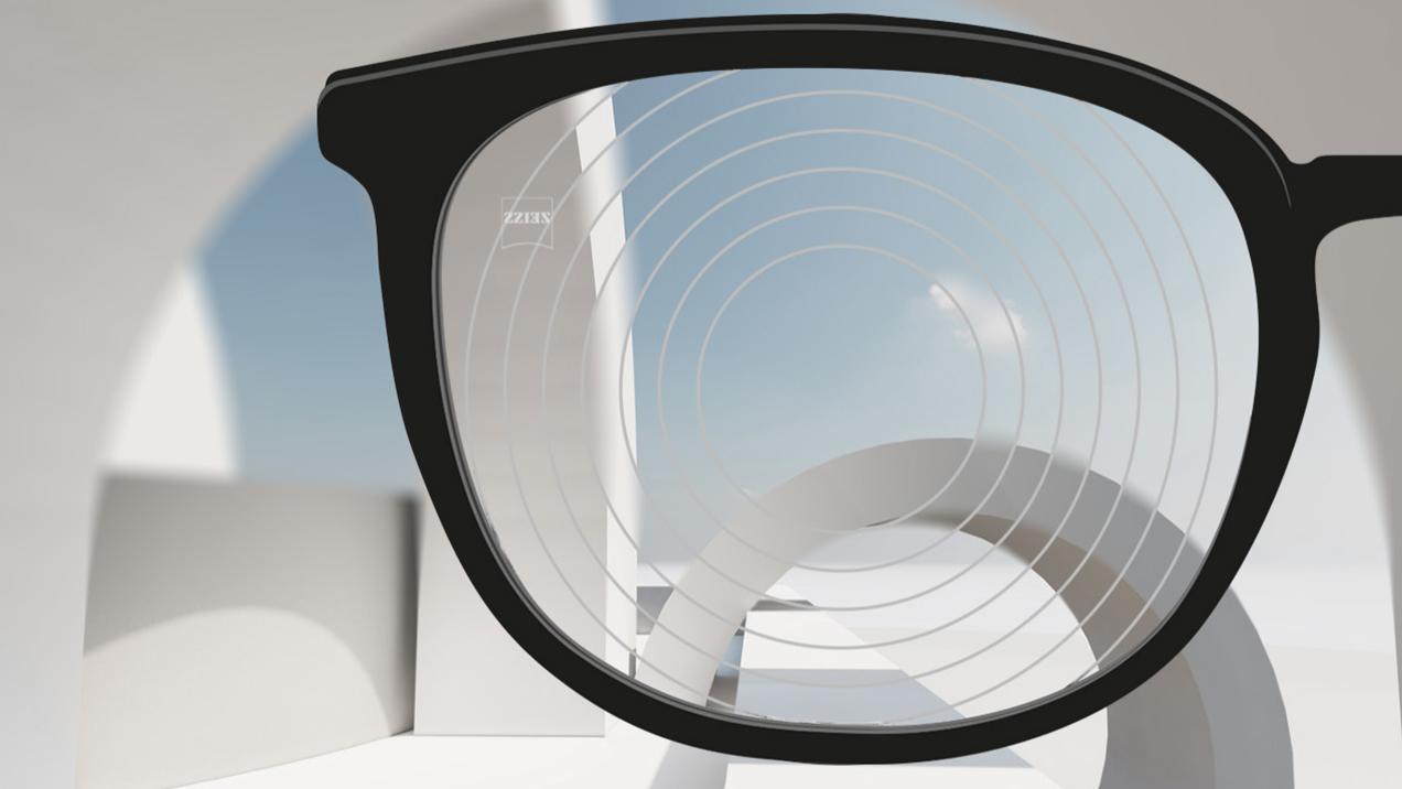 Abbildung mit Blick durch ZEISS Brillengläser für das Myopie-Management.