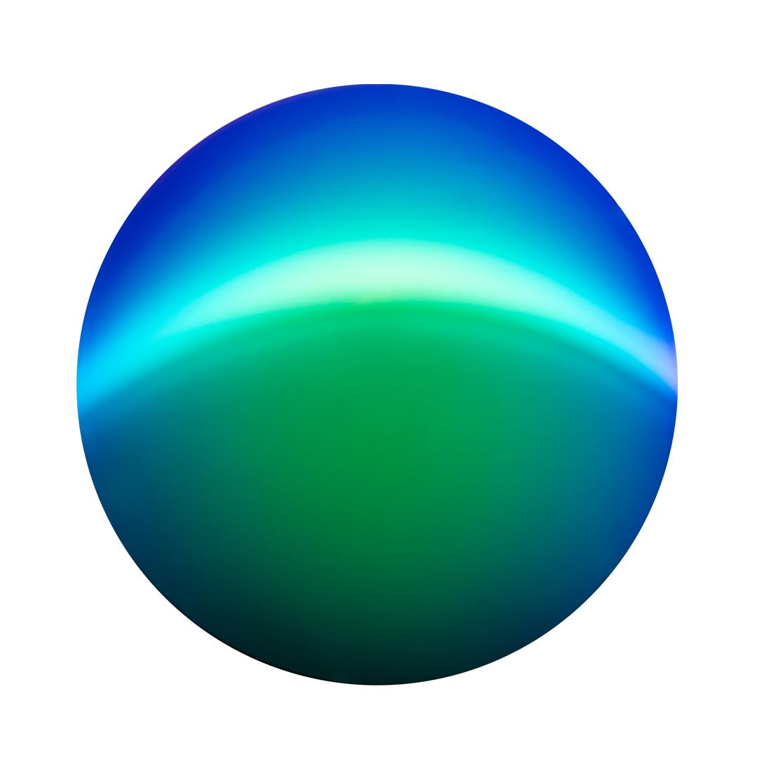 ZEISS DuraVision Mirror in Grün mit verblassendem blauen Farbton im oberen Brillenglasbereich.