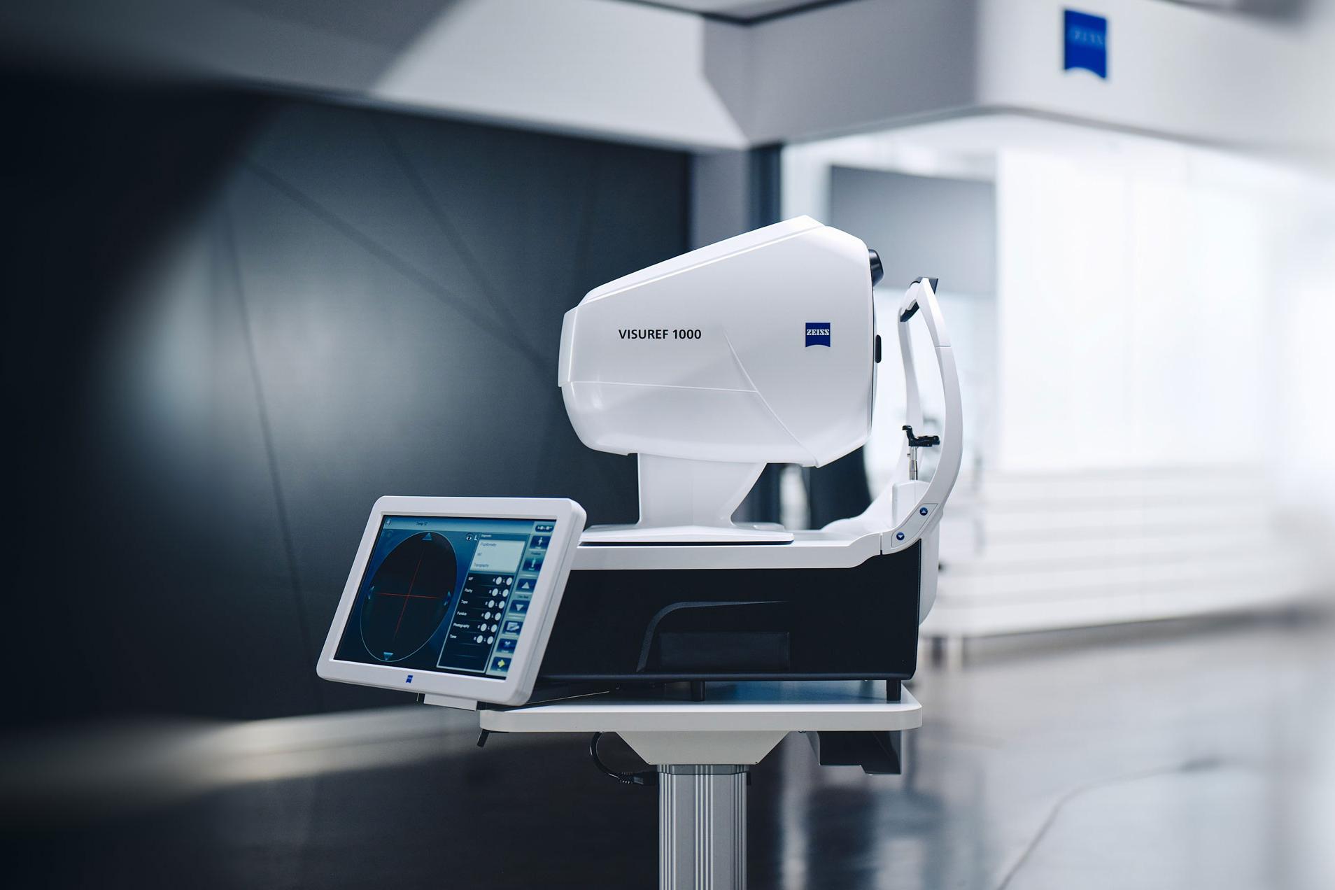 ZEISS VISUREF 1000 mit seinem großen Display.