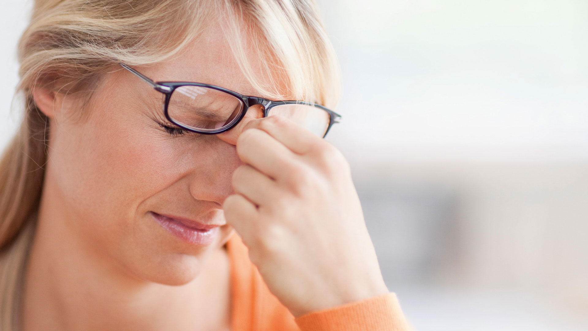 In Ein Schlechtes Licht Rücken Englisch Kann die falsche Brille oder schlechtes Licht den Augen schaden?