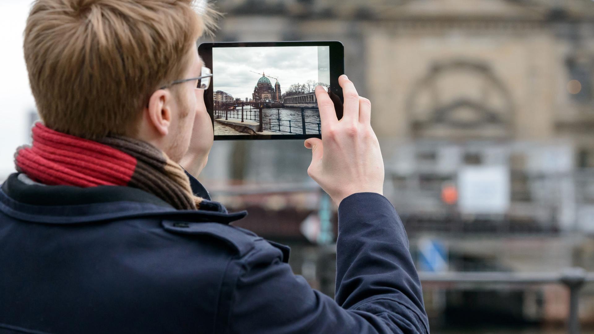 Schluss mit digitalem Sehstress! So verändern mobile digitale Endgeräte unser Sehen und fordern unsere Augen heraus. 