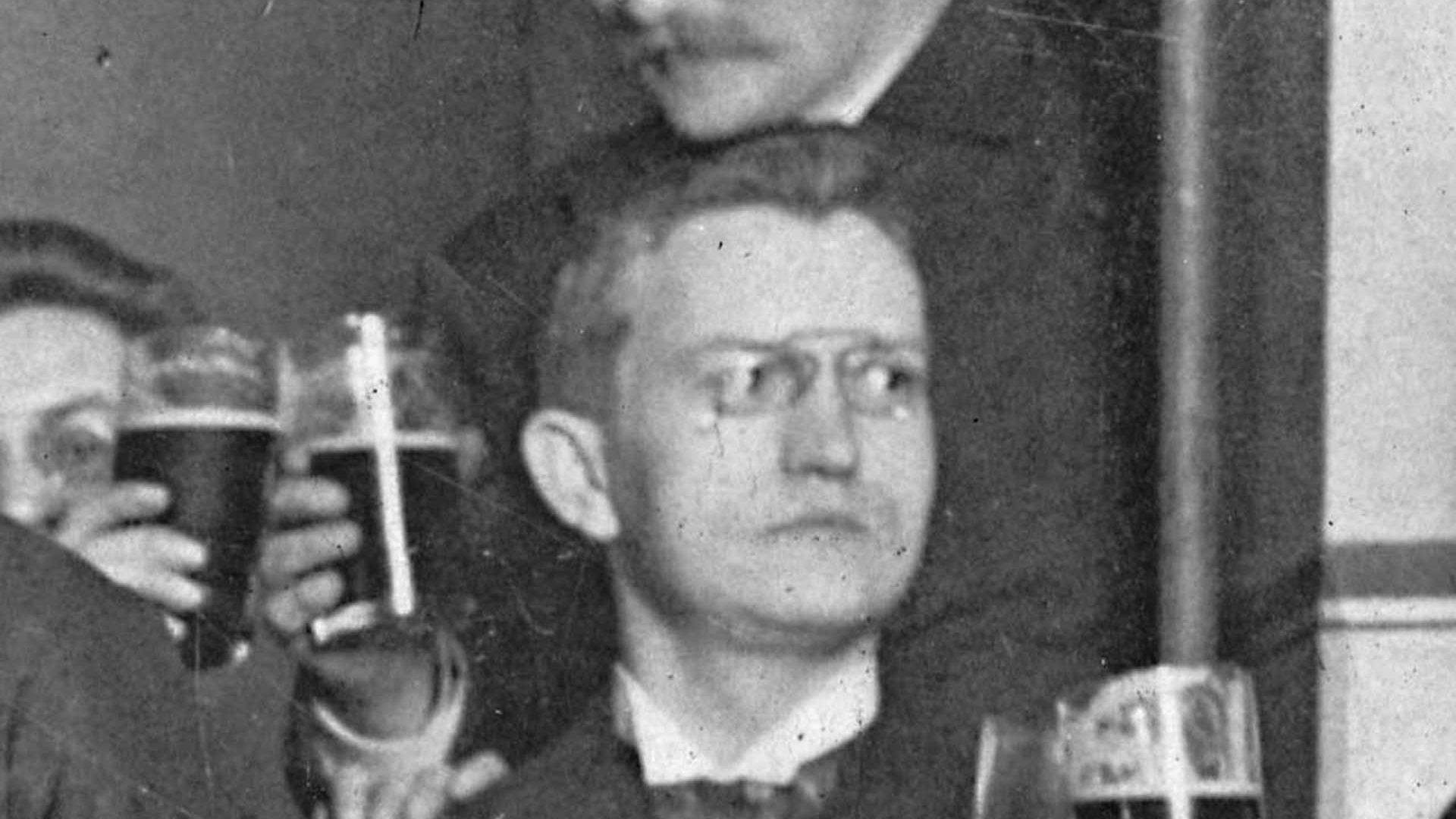 Albin Lautsch (1869-1940) rechnete mehr als 40 Jahre hindurch Optiken für Zeiss. Seit 1922 arbeitete er extern auf seinem eigenen Landgut.