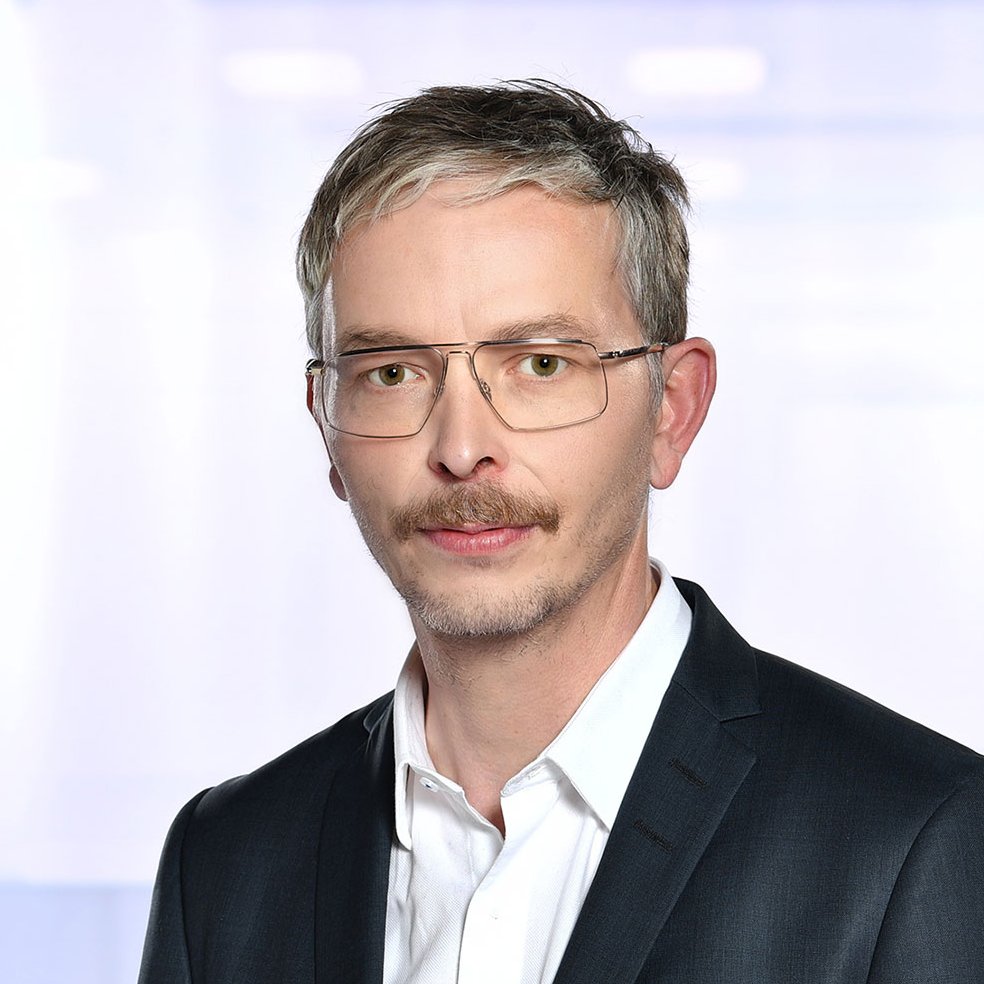 Joachim Kuss Carl Zeiss Vision International GmbH