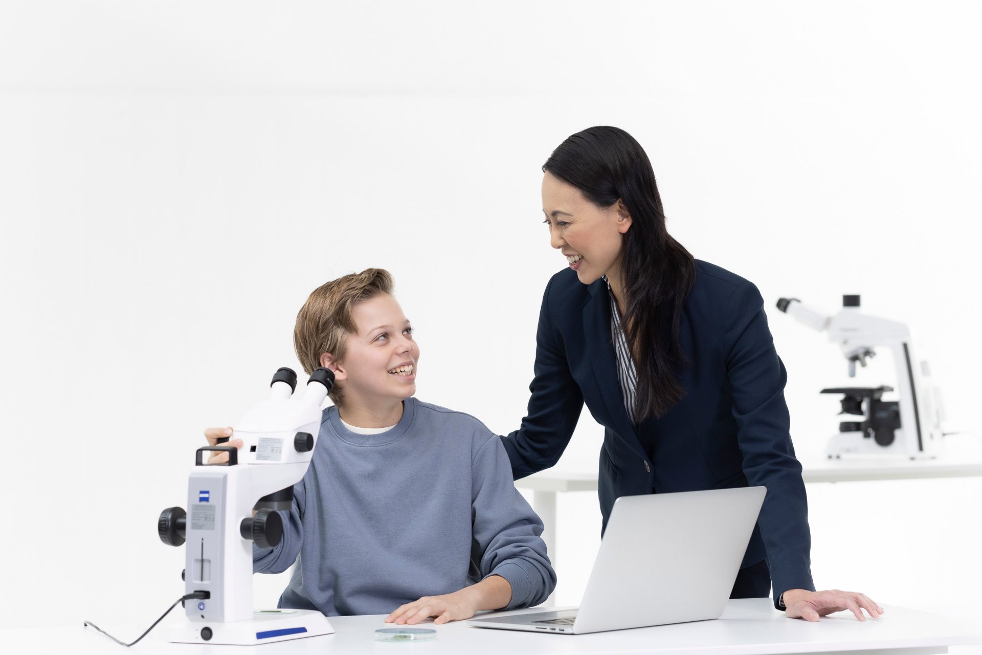 Start des Freiwilligenprogramms „A Heart for Science”