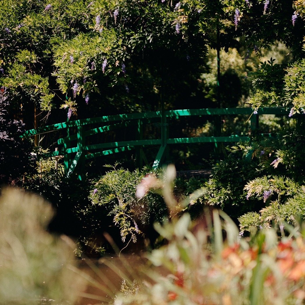Claude Monet Garten mit Brücke