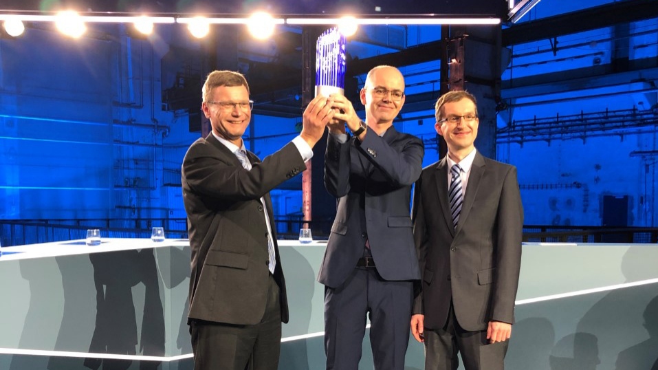 Ralf Wolleschensky, Dr. Thomas Kalkbrenner und Dr. Jörg Siebenmorgen (v.l.) wurden für die Entwicklung des Mikroskopsystems ZEISS Lattice Lightsheet 7 mit dem Deutschen Zukunftspreis 2022 ausgezeichnet.