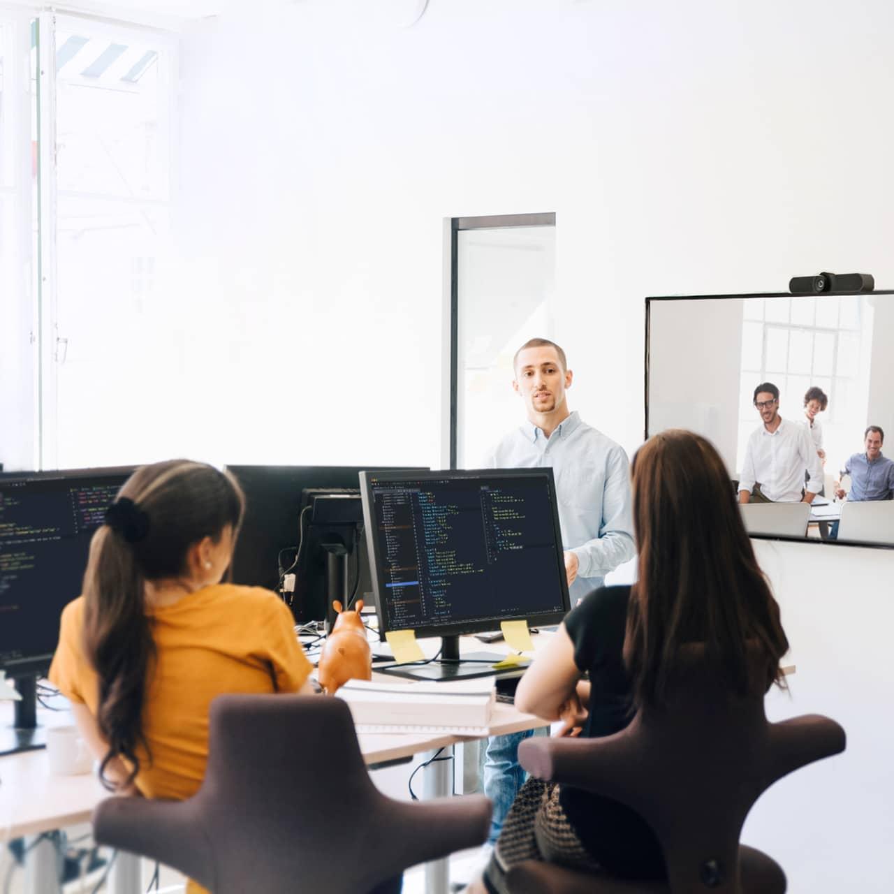 Verteiltes Team mit Videoübertragung